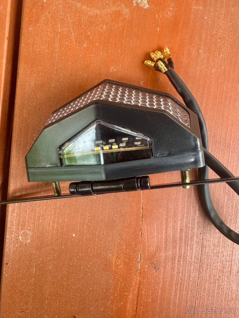 Zadní LED světlo s osvětlením SPZ