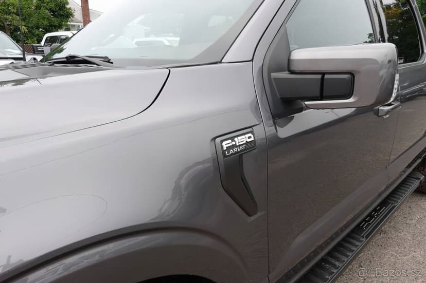 Ford F-150 Lariat (2021)