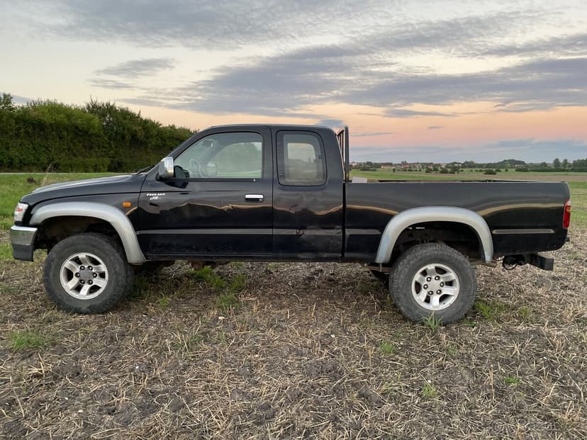 Toyota Hilux D4D SR5 rok 2004