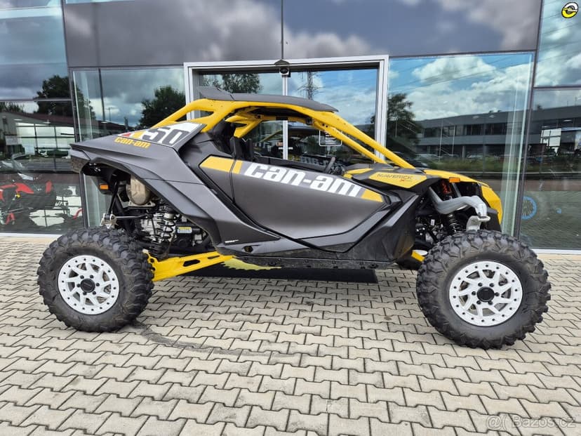 CAN-AM Maverick R