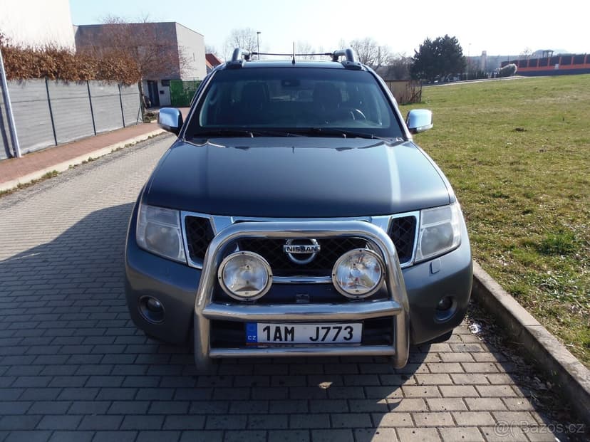 Nissan Navara 3.0 D Double-cab 4x4 tažné 3T