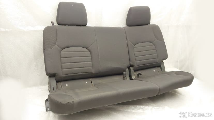 Nissan Navara D40 : Sedadla zadní