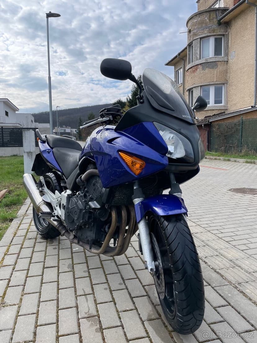 Honda CBF 600S, rok 2004 – spolehlivá a pohodlná motorka