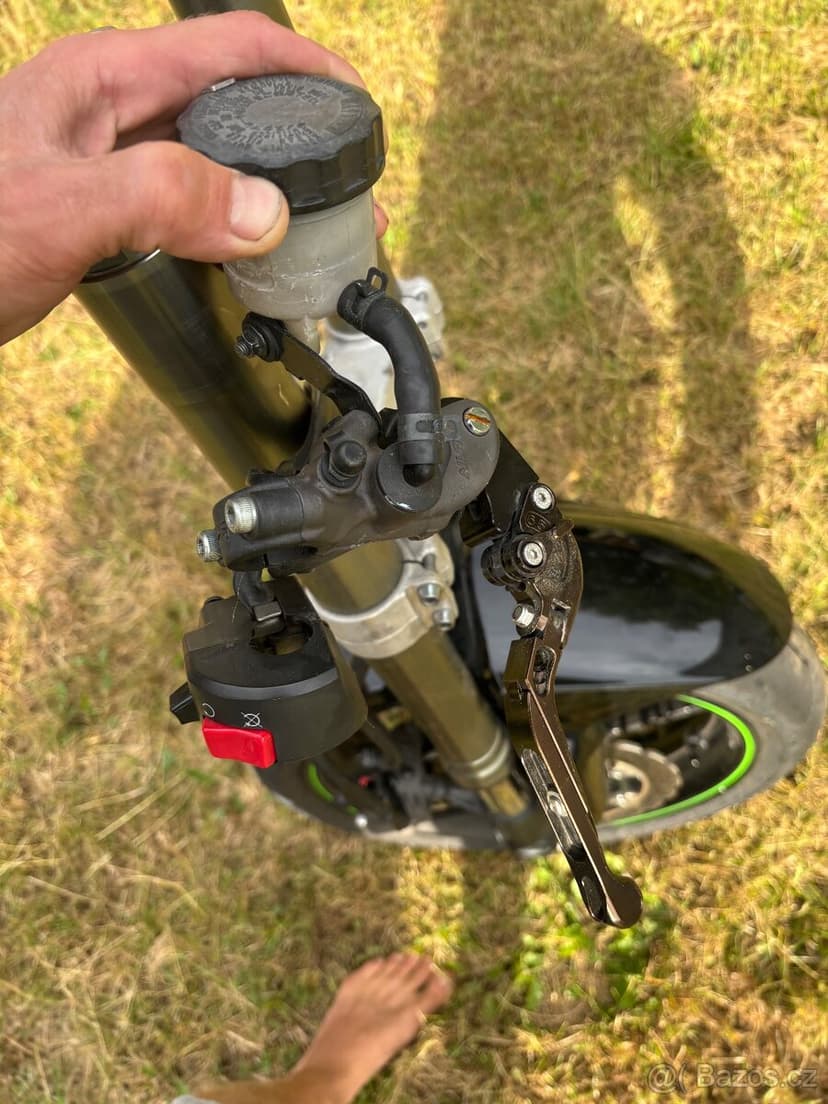 Vidlice kolo bryle brzdy na Kawasaki Zx6R Ninja 09-12
