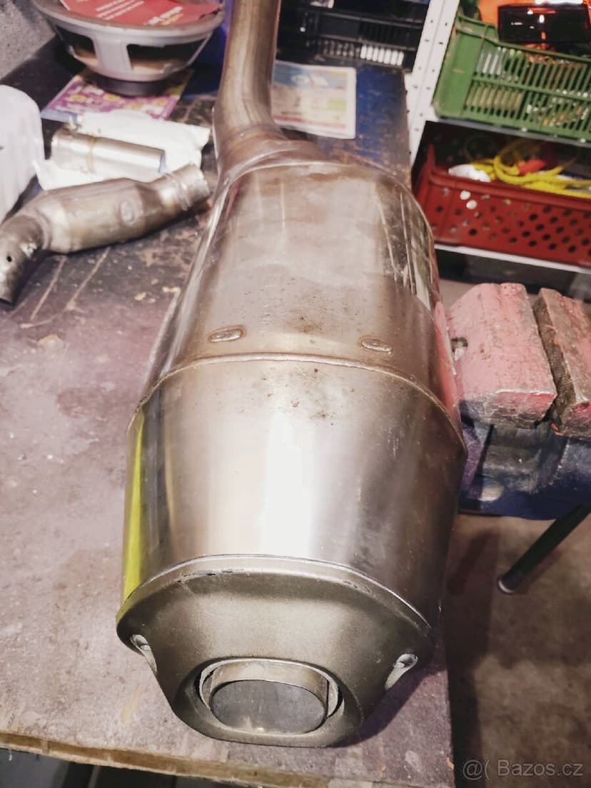Výfuk na motorku