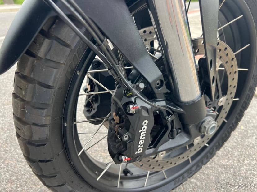 Moto Guzzi V 100 Stelvio