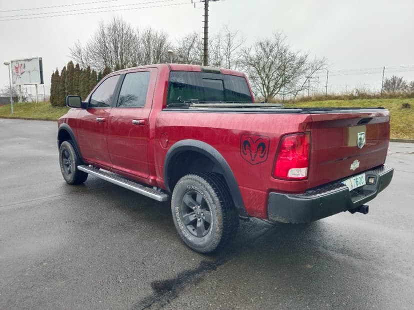 DODGE RAM 1500 5.7 HEMI, rok 2015, 4x4