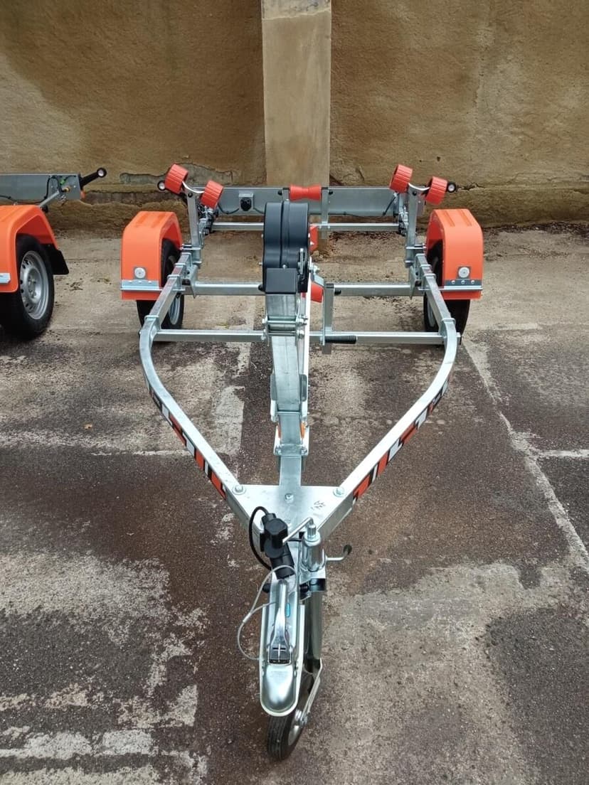 Přívěs Thomas BT-500L 500kg pro loď do 4,3m