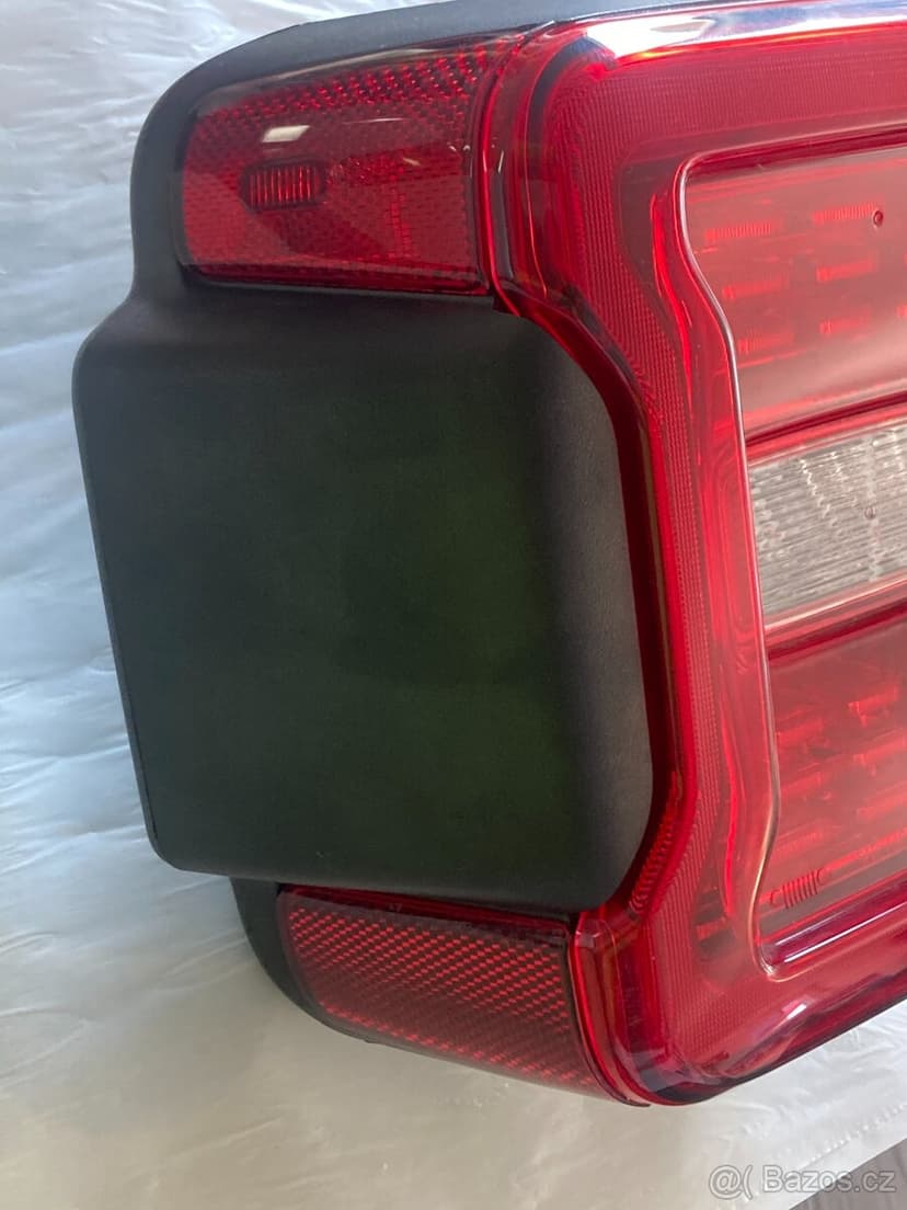 Zadní LED světlo levé Jeep Wrangler 68376497AA