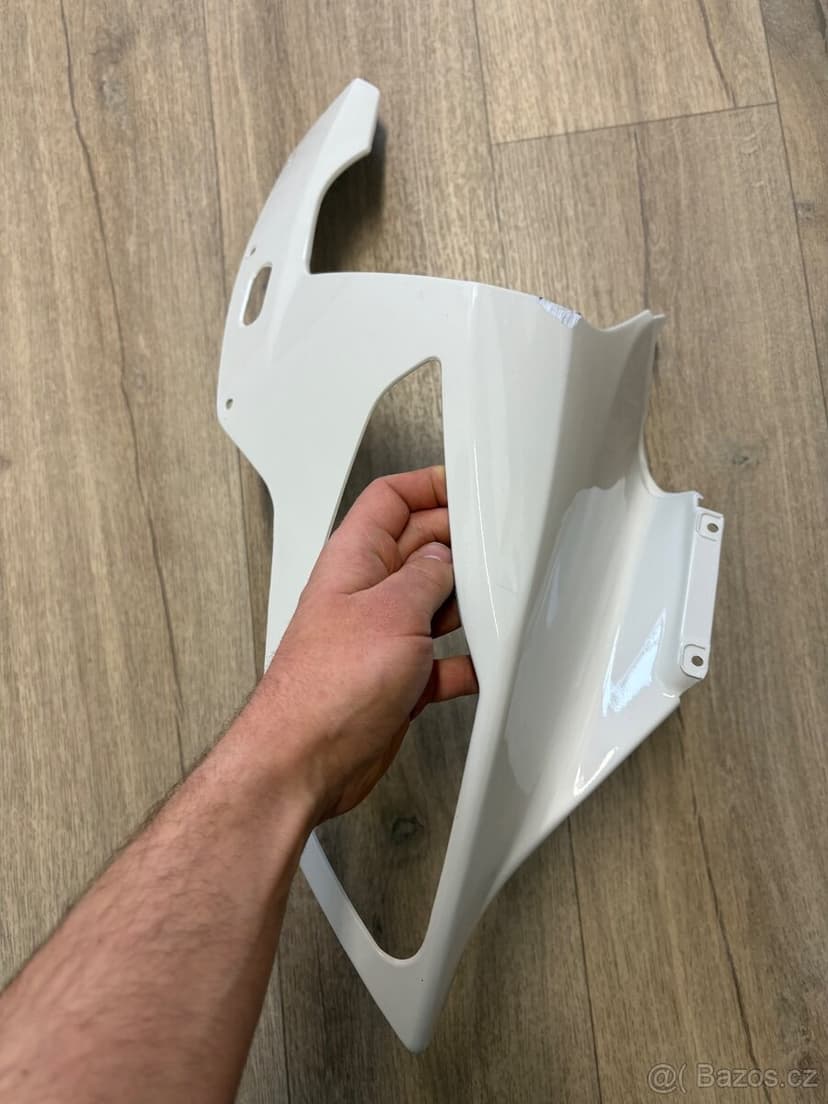 BMW S1000RR 2012 levá polovina masky