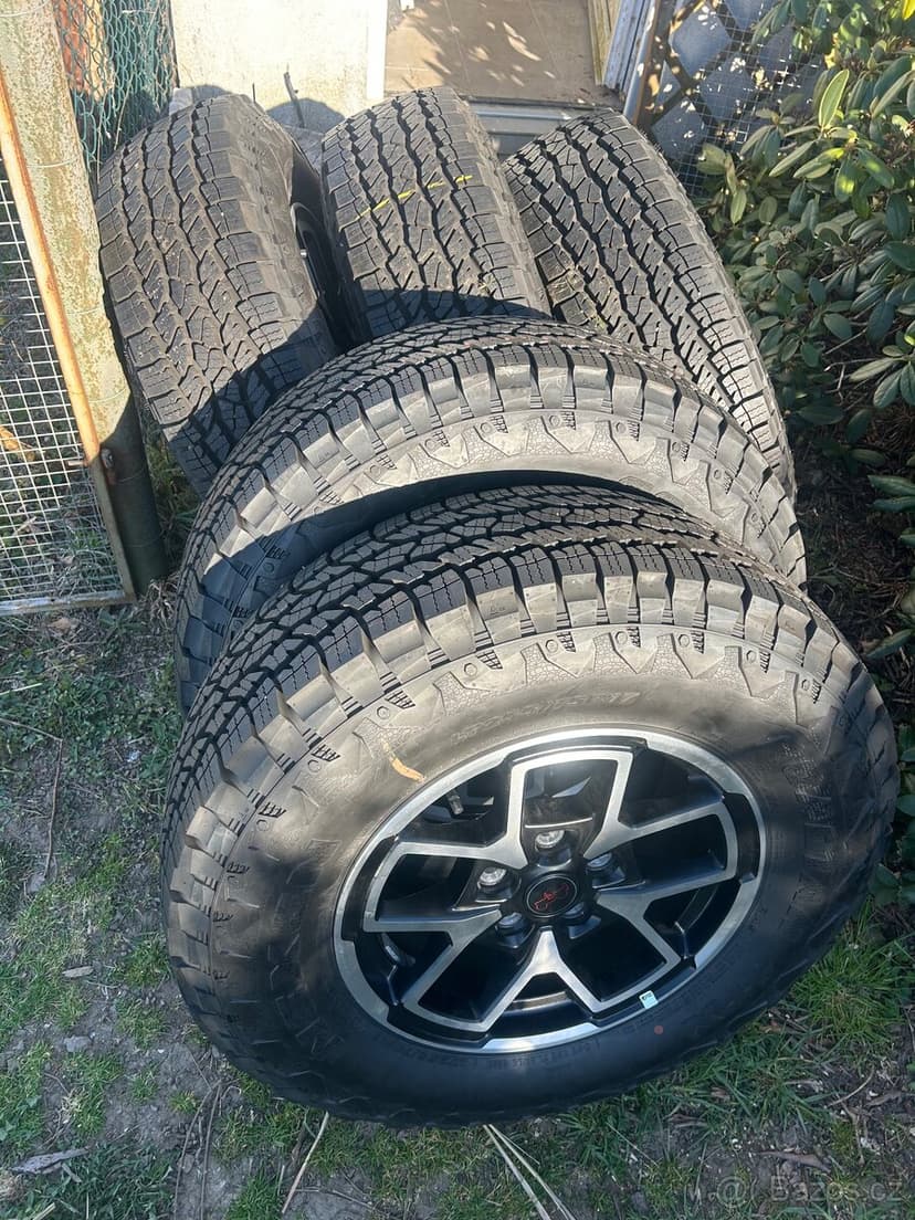 Nová kola Jeep Wrangler JK JL Gladiátor r17