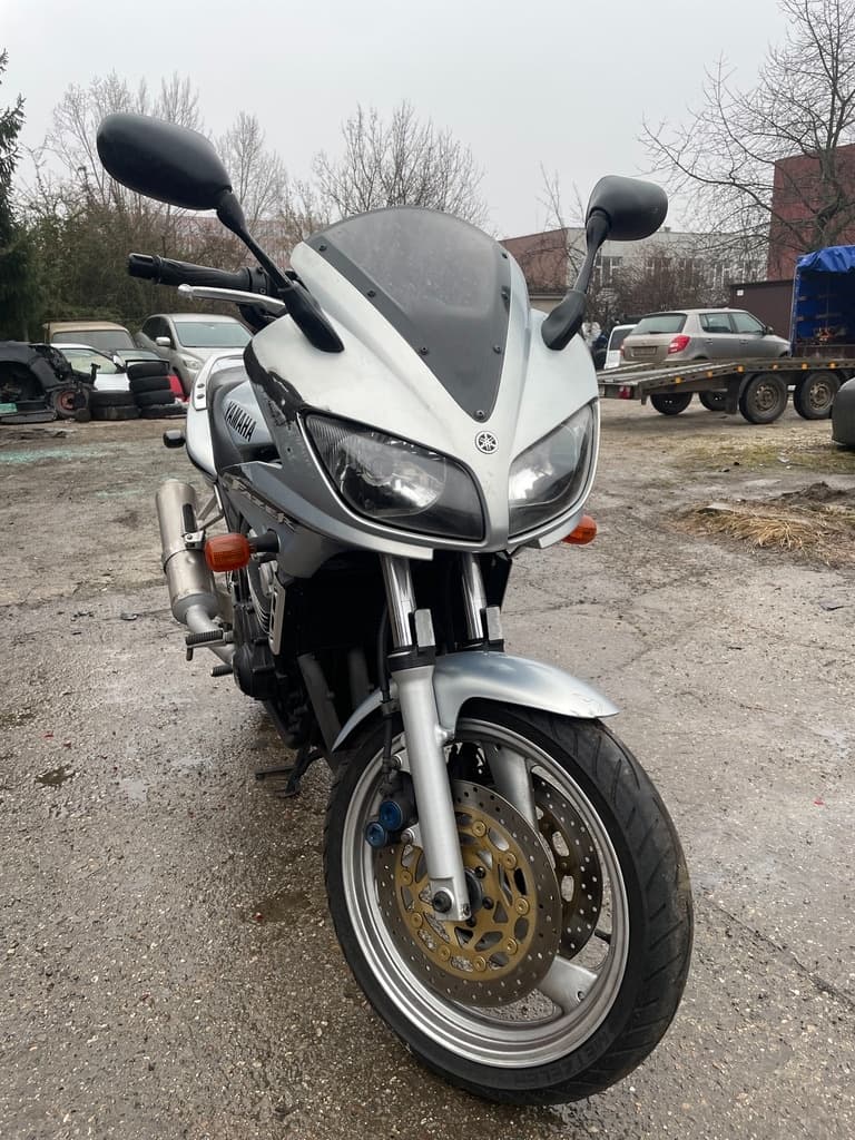 Yamaha FZS  600  70 kw, rok 2002, STK do 8/2028