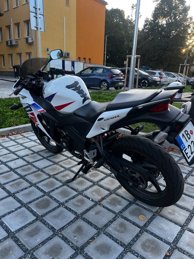 Honda cbr 125r