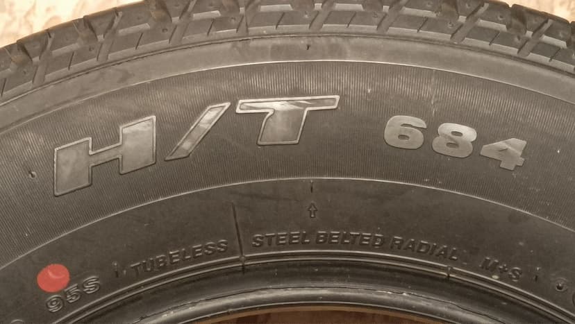 Letni pneu Bridgestone Dueler H/T 684 205/70R15 M+S
