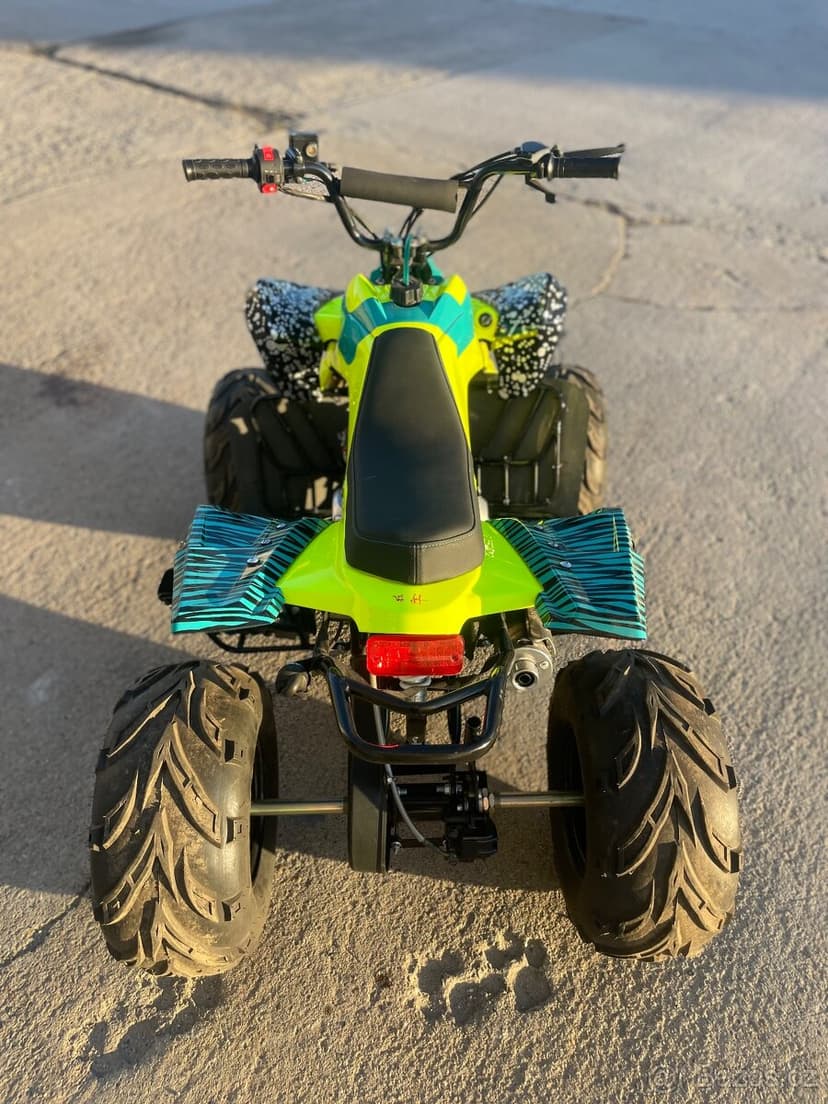 Dětská čtyřkolka 110