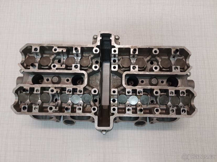 Hlava motoru Yamaha FZR 1000 Fazer