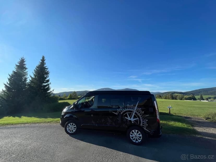 Obytná dodávka Ford Custom, výborný stav, najeto 14700km