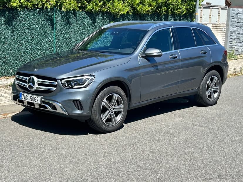 Mercedes-Benz GLC 300 195kw 4MATIC 9g r.v. 2019 ČR 1maj DPH