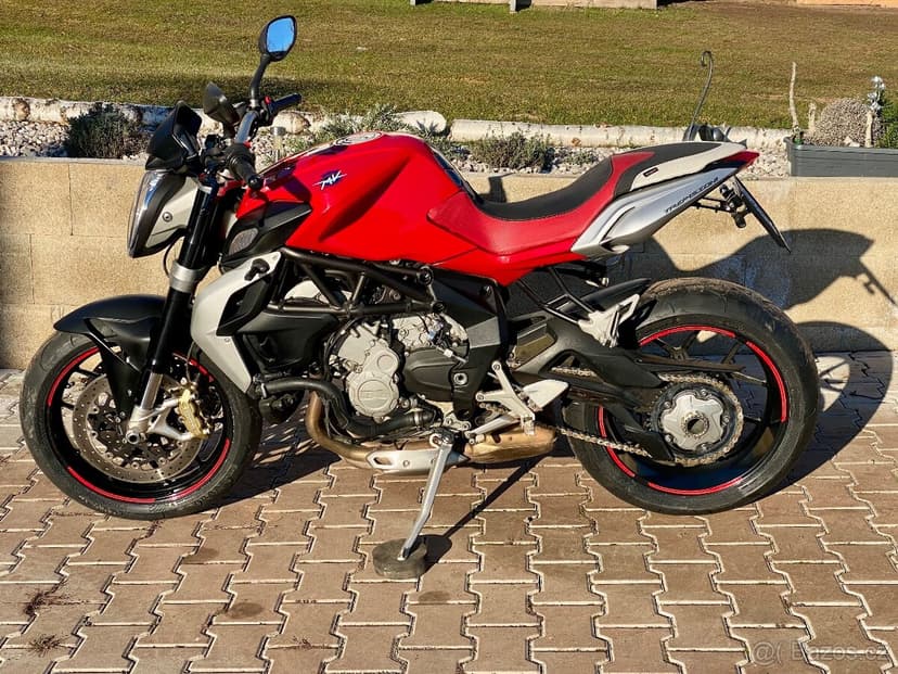 MV AGUSTA BRUTALE 675