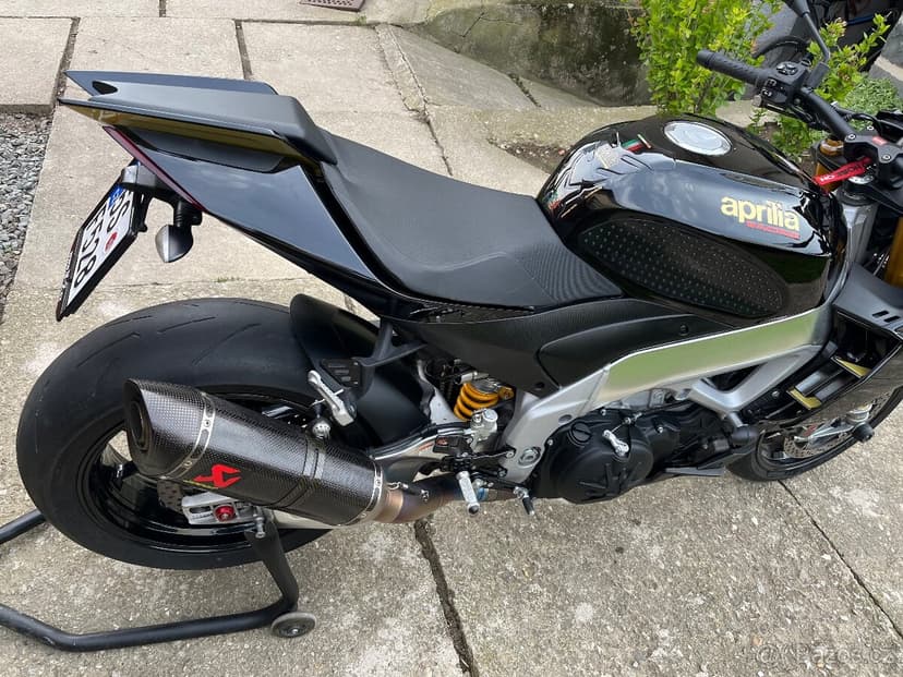 Aprilia Tuono V4  1100 Factory