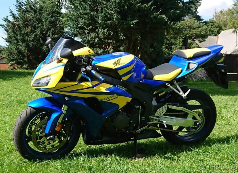 Honda CBR 1000RR Fireblade (2006) – TOP stav, bez investic.