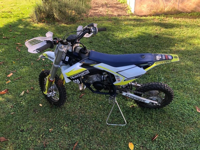 Prodám Husqvarna tc 50 + velká a malá kola.