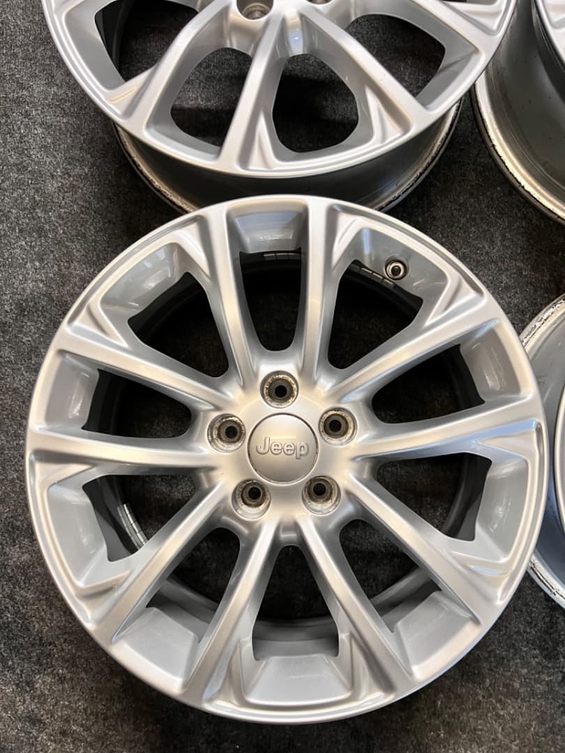 5x110 R17 Jeep Cherokee KL Originál Alu disky - TPMS - ET41