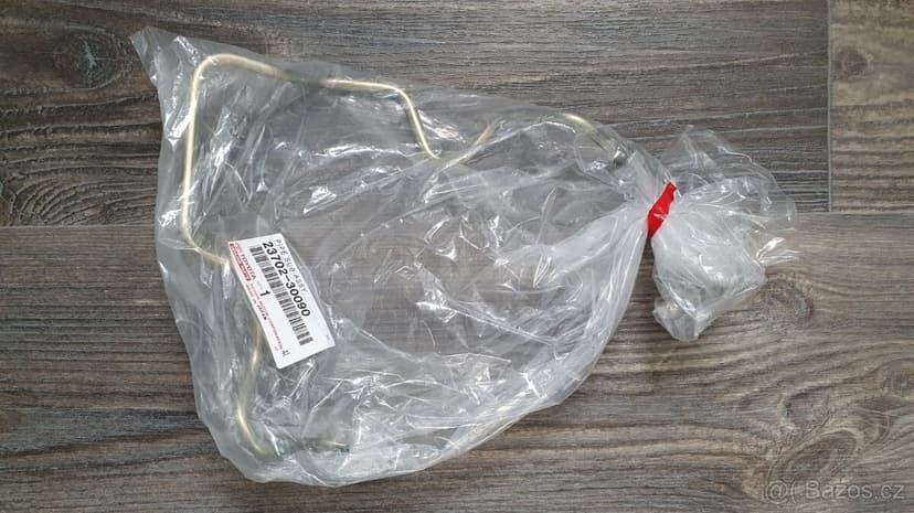 Toyota Land Cruiser 150 - palivové trubky