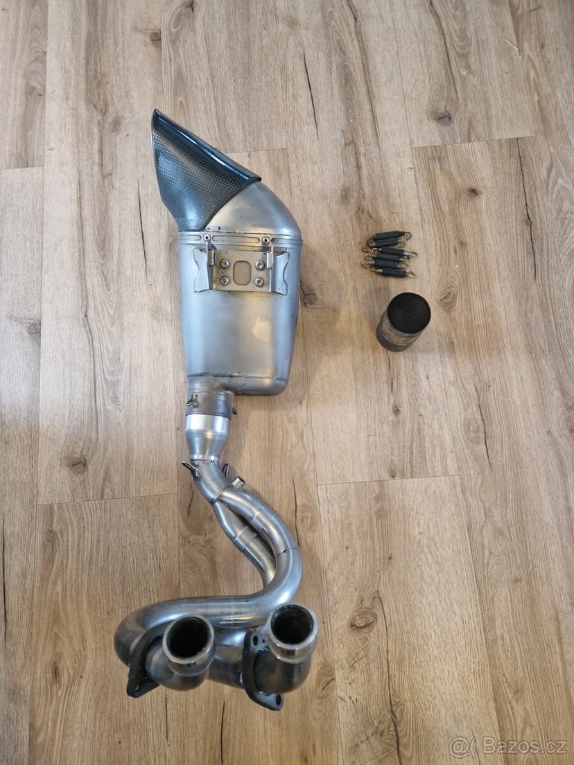 Kawasaki Z650 Akrapovič