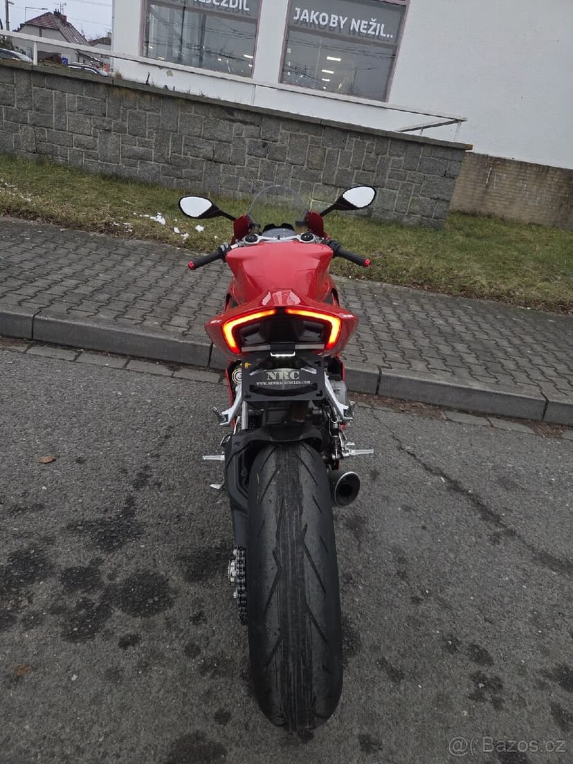 Ducati Panigale V2 2021