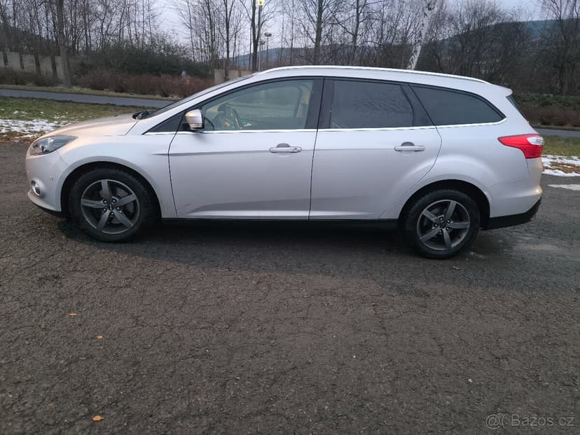 Ford Focus 2.0 tdci 103kw,6q,titanium,2014