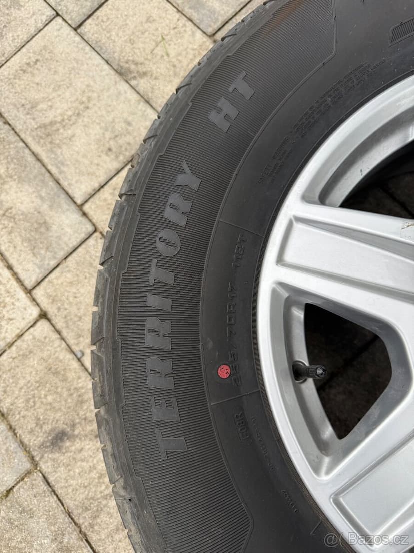 Prodej kol VW Amarok s pneu