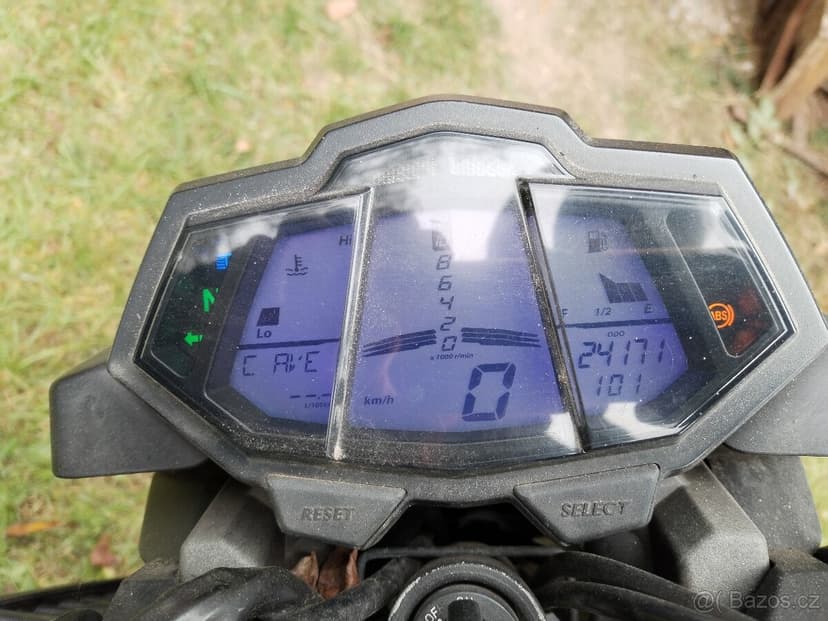 Yamaha MT 125 2015 – bouraná na předek, funkční motor