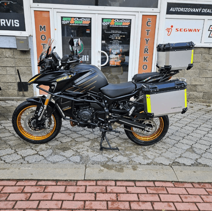 QJ Motor SRT 900 SX, kufry ZDARMA, SKLADEM