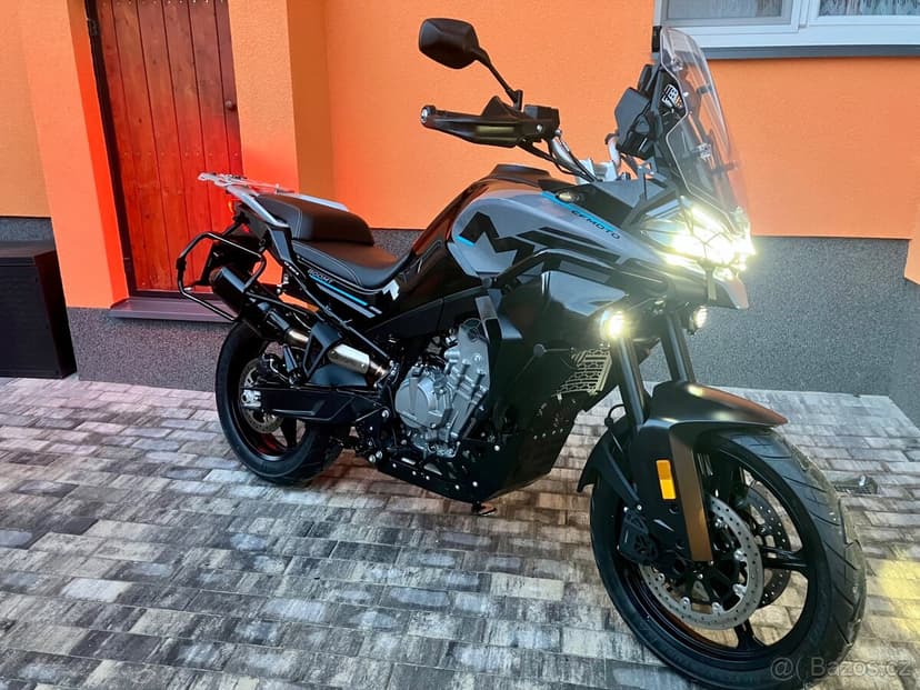 Motorka CFMOTO 800MT sport