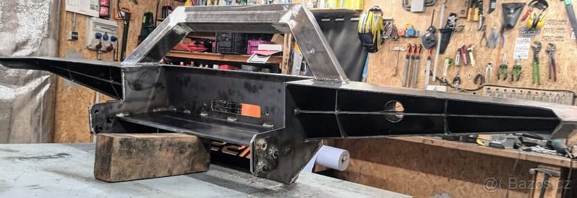 Pevnostní naraznik nissan patrol y60