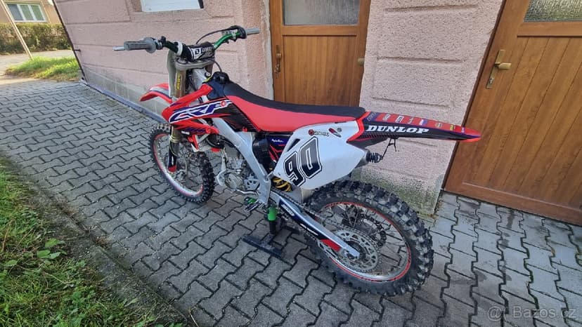Honda crf250r rok výroby 2010