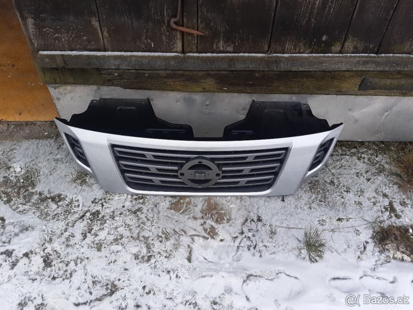 nissan navara naraznik maska