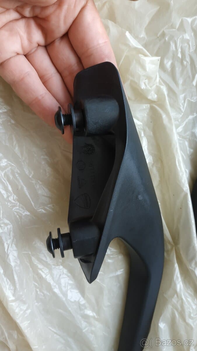 Ducati Monster 937 madla