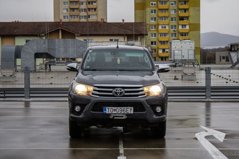 Toyota Hilux 2.4 D-4D Active A/T | 4x4 |