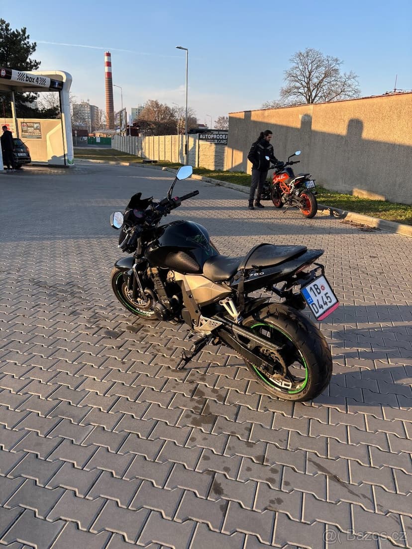 Kawasaki Z750 A2 (25kW v TP) | 50tis km | po velkém servisu