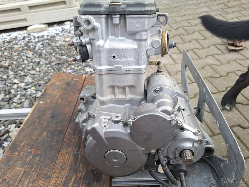 Motor  na Suzuki LTZ 400