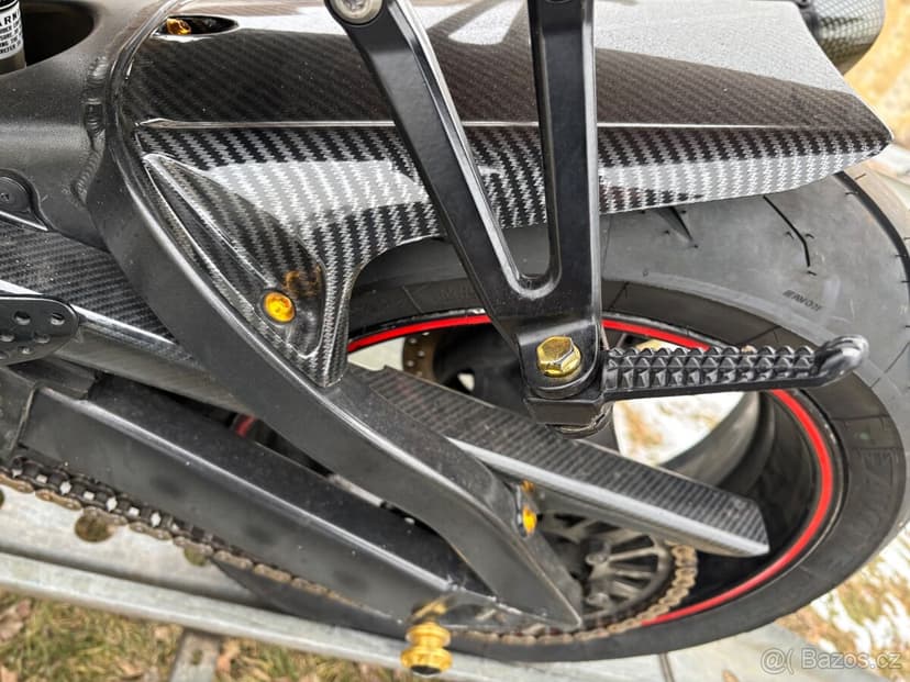 Doplnky na Yamaha R1 02-03 Rn09