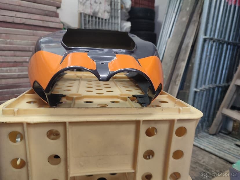 Aprilia RSV 1000 tuono podsedlová kapota