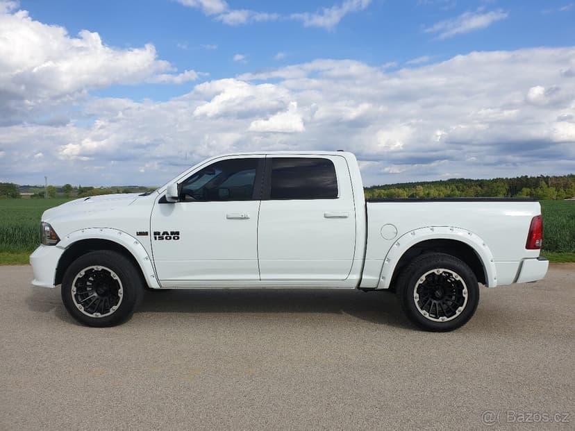 Dodge RAM 1500 Sport 5.7 V8 HEMI 4x4