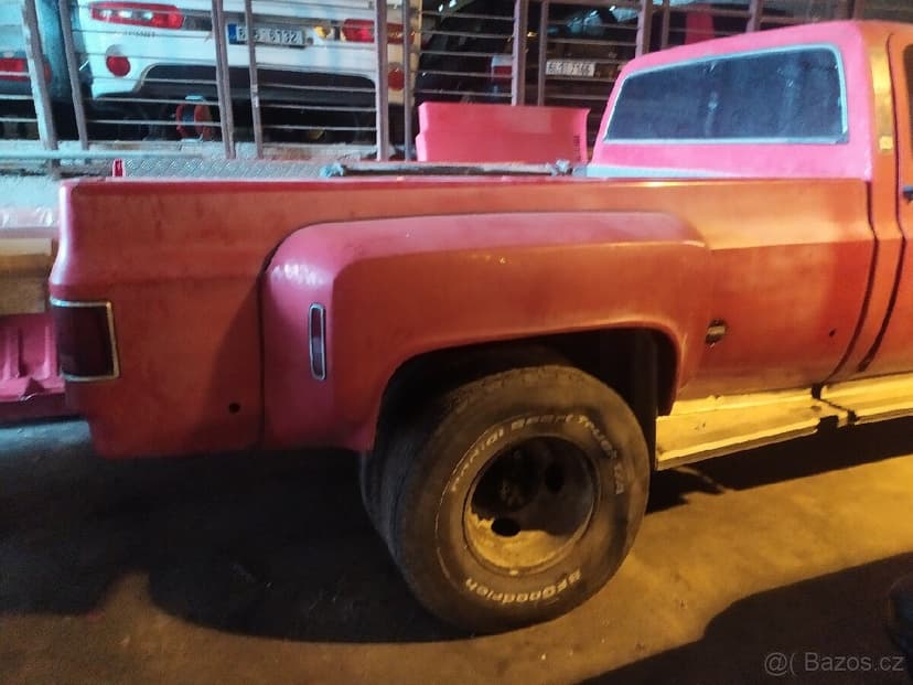 Chevrolet c30 dually korba 8ft - Sleva
