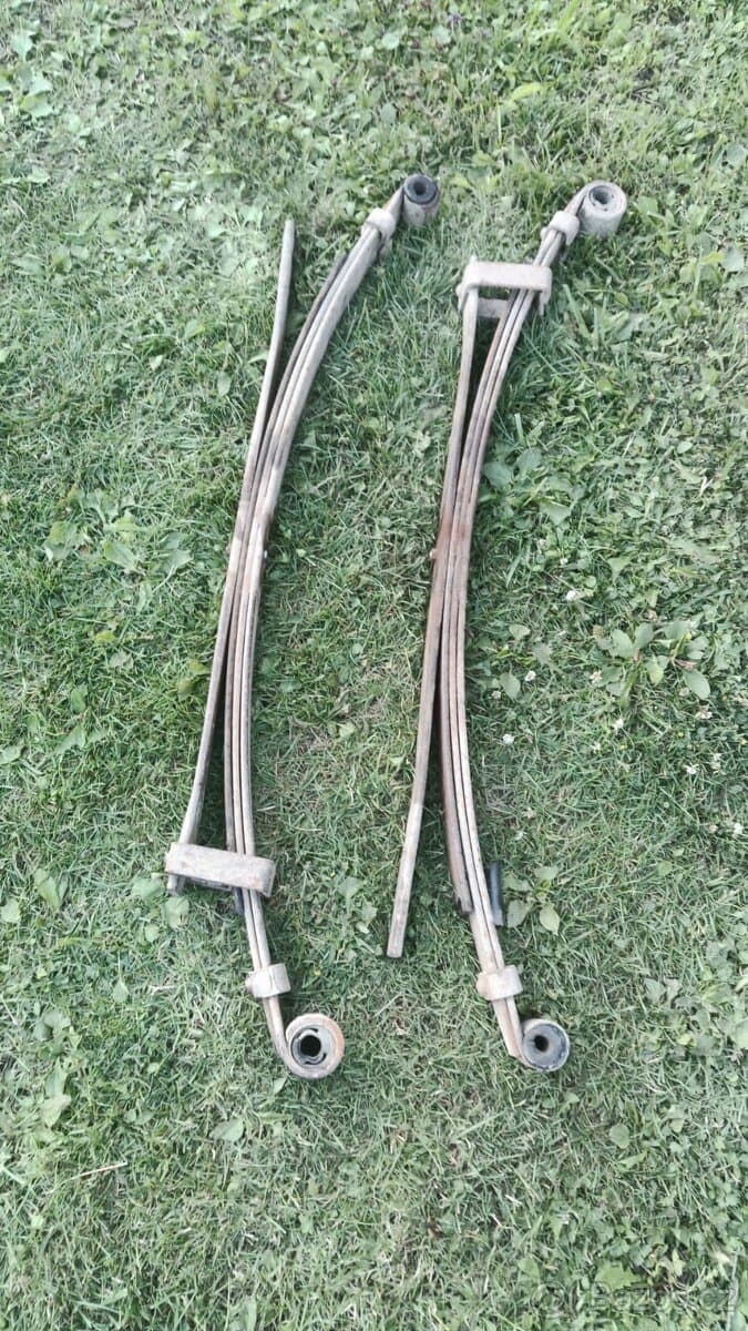 Odpružení a tlumiče na Suzuki Samurai Vitara