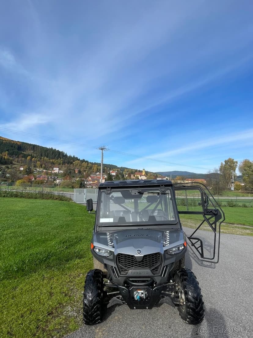 Čtyřkolka CF Moto 600 UTR