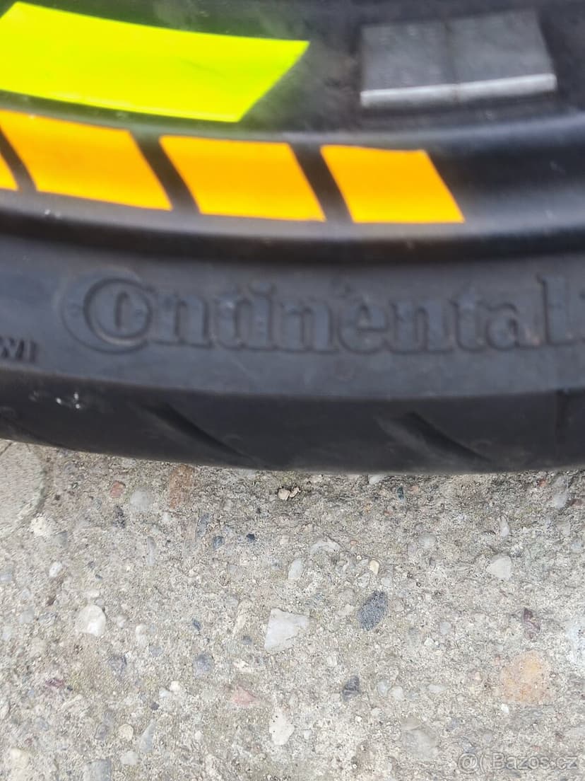 Přední kolo 120/70 R17