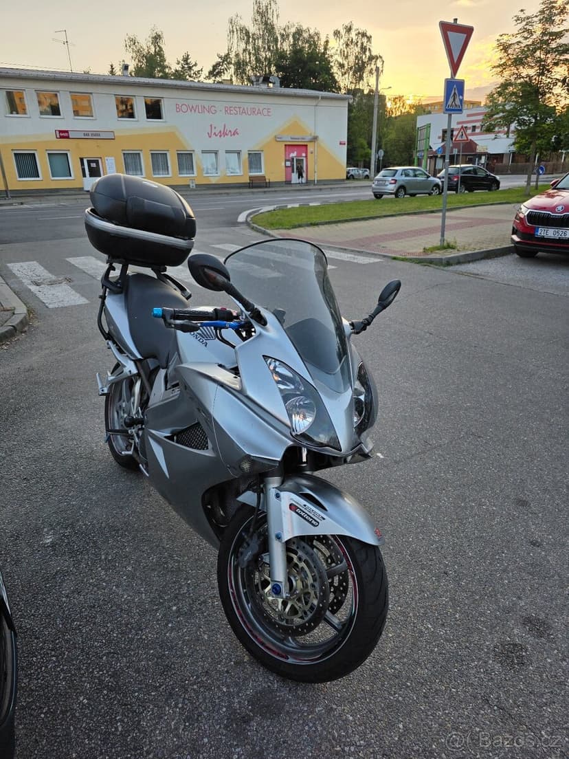 Honda VFR 800
